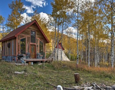 Colorful Cabin w/ Teepee, Fire Pits & Mtn Views!