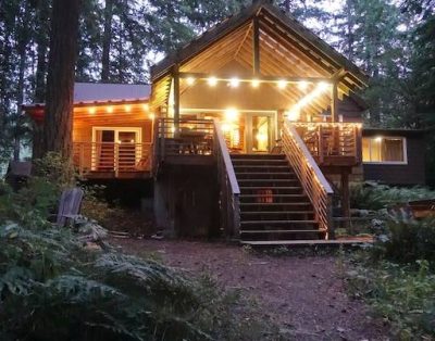 Romantic Mt. Hood Streamside Retreat,