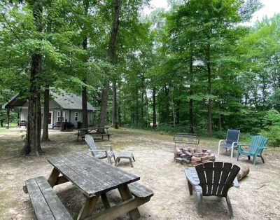 Cozy Fireside Cabin, Great for Couples, Families and Outdoorsmen!