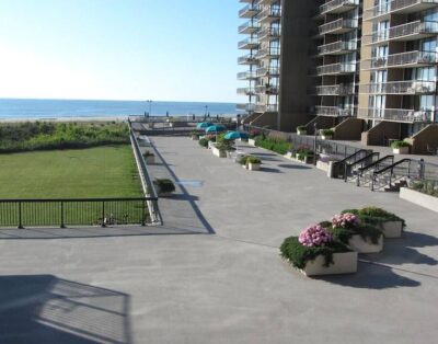 Oceanfront 1 BR Condo in Sea Colony