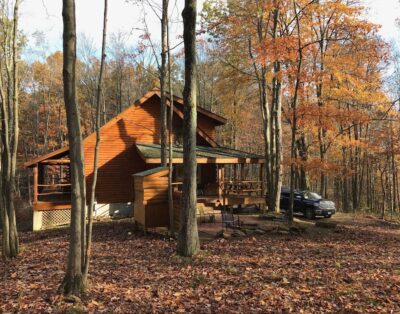 Secluded Luxury Log Cabin on 40 Acres Near Tygart River & Lake