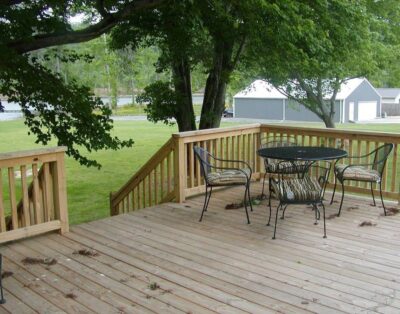 Pet Friendly! Lakefront Cottage