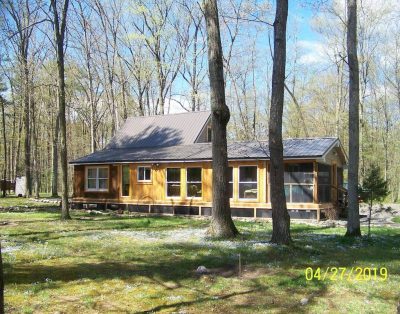 Secluded Cabin on the banks of the world famous Pennscreek