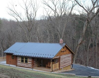 Cozy Log Cabin in the Heart of Smoke Hole Canyon Overlooking South Branch River