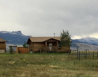 Newer Cozy Cabin; Private & Minutes to Downtown Cody!