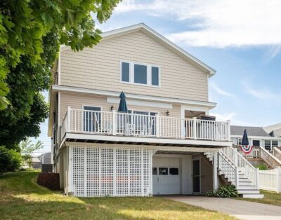 Fantastic beach house for large families !