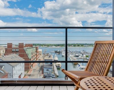 Henry Penthouse Suite Amazing Views, Waterfront, in the heart of the Old Port