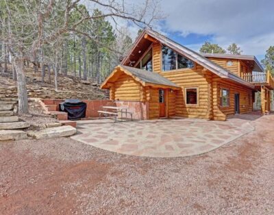 Custom Black Hills Log Home w/views