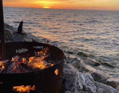 Family friendly cottage on the bay!