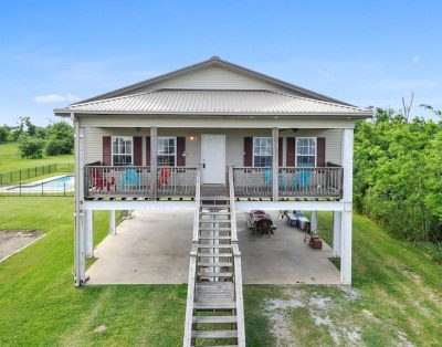 Beachfront cottage with pool perfect for families