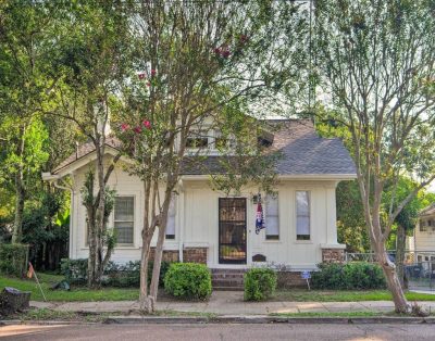 Pet-Friendly Natchez Home: Walk to Downtown!