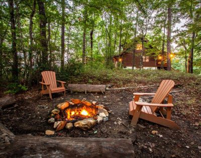 Piney Cabin: Mountain Views + Dog Friendly