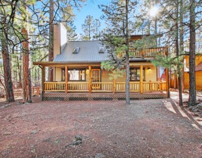 New Tranquil Getaway in Pinetop w/Fire Pit, Deck &Grill; Pet-Friendly-Near Golf!