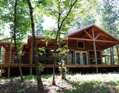 Cozy Riverfront Cabin in the Ouachita Forest!