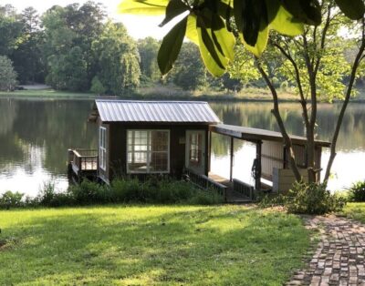 uiet 3 Bedroom Lakefront Home on Ben Hall Lake – 15 Minutes to Dublin