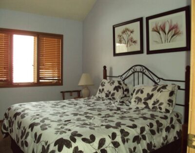 2 Bedroom, 2 bath townhouse in The Galena Territory. Close to Eagle Ridge Resort