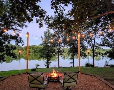 Hickory Lake Getaway- Cozy Cabin Overlooking a Private Lake