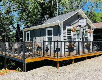 Cozy tiny home nestled close to beautiful Green Lake in Spicer, MN