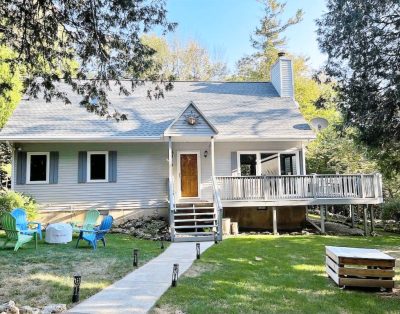 Idlewild Hideaway by the Bay (with Large Deck)