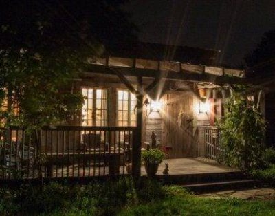 Cabin rental near Cedar Point, Lake Erie, with Hot Tub, Campfire Pit, Gas Grill