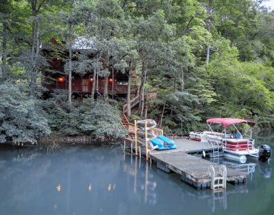 Luxury Lake House w/Private Dock, Pontoon Boat, Hot Tub, Pool Table, Theatre Rm