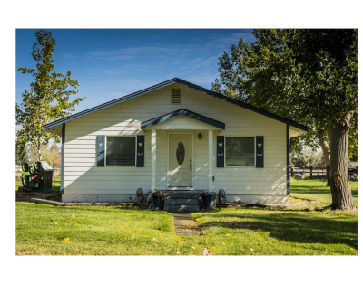 Beautiful Farmhouse in Parklike Setting