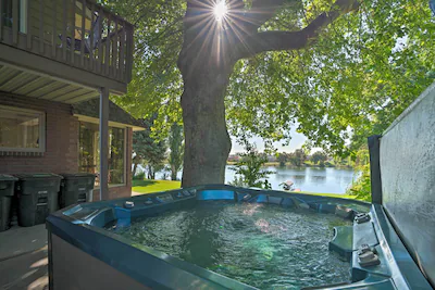 Lake House w/ Dock + Hot Tub: 1Mi to Surf ‘n Slide