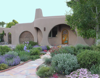 Luxury Mosaic Masterpiece: Santa Fe Hobbit House centrally located to SF Plaza.