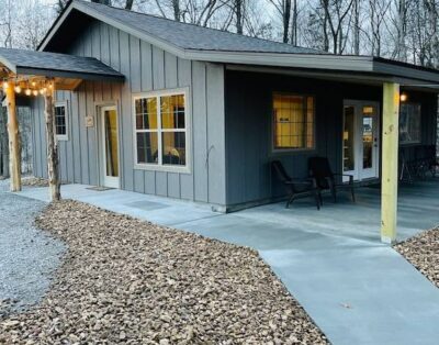 New cabin in the woods with private hot tub