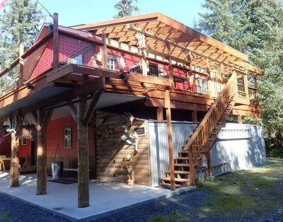 Beautiful home with large deck