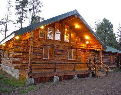 In need of a staycation?! Rustic log home. Room for the entire family!