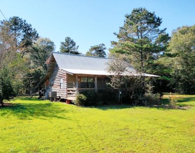 Cozy waterfront cabin on 20 acres