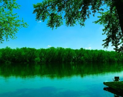 Riverfront cabin on Rock River