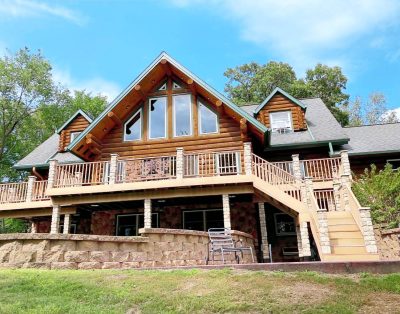 Gorgeous Log Home featuring beautiful NEW 8 person outdoor HOT TUB