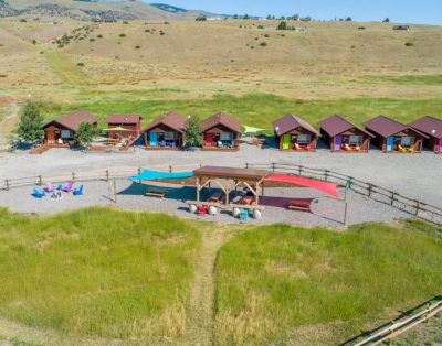 Emigrant Cabins #1 – Tiny cabin near Yellowstone